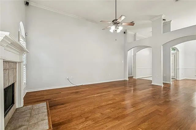 4 bed, 2.5 bath, 1990 sqft, $2,400 — Photo 4