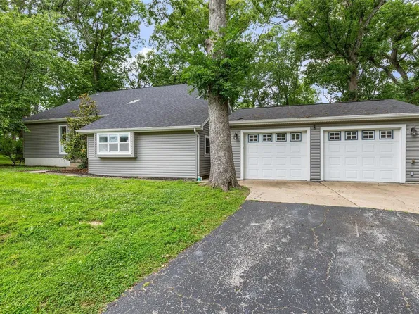 3923 Tara Pl, Villa Ridge, MO 63089