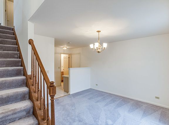 4th image of 746 Old Creek Ct
