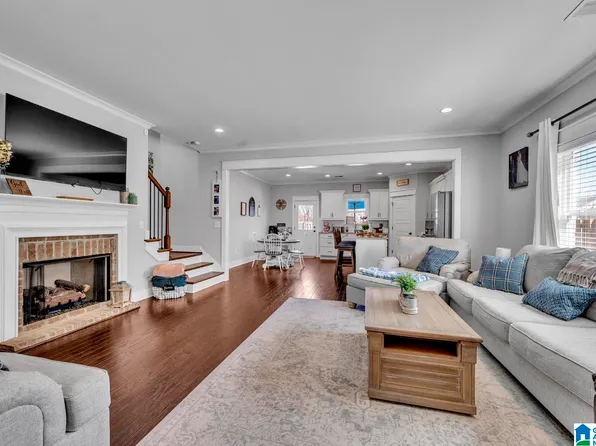 1489 Woodridge Pl, Gardendale, AL 35071