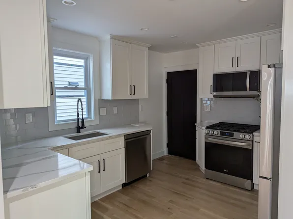 63 Oak St #1, Somerville, MA 02143