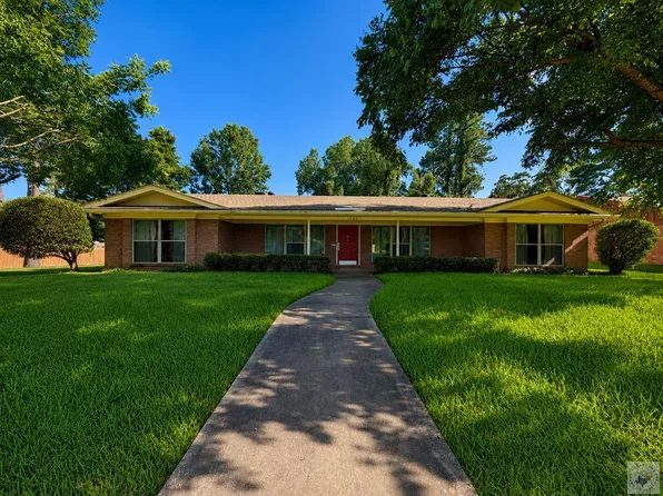 1403 Palm Dr, Texarkana, TX 75503