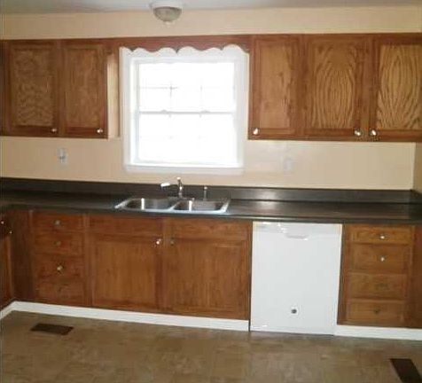 5th image of 1321 Raydine Ln