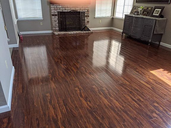 3rd image of 100 Larkspur St