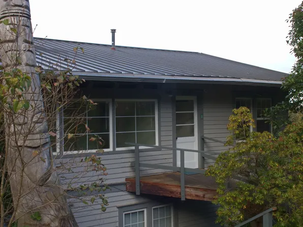 Bay View Living Near WWU 1 & 3 Bedroom Units, 709 N Forest St APT 1, Bellingham, WA 98225