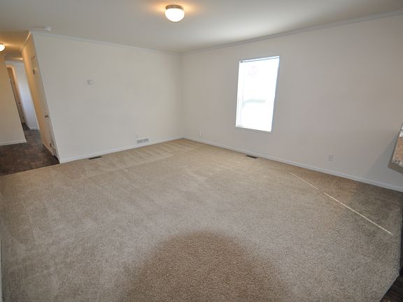 3rd image of 89 N Hiawatha Cir