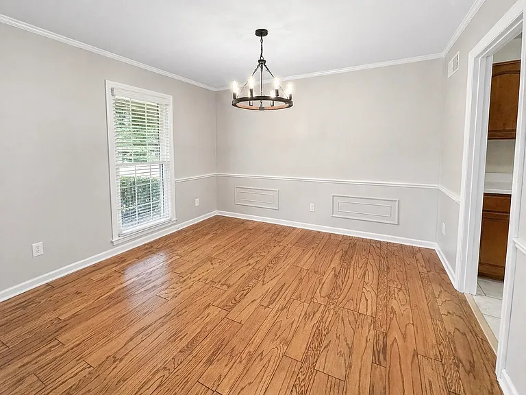 2148 Riverdale Rd — Photo 6