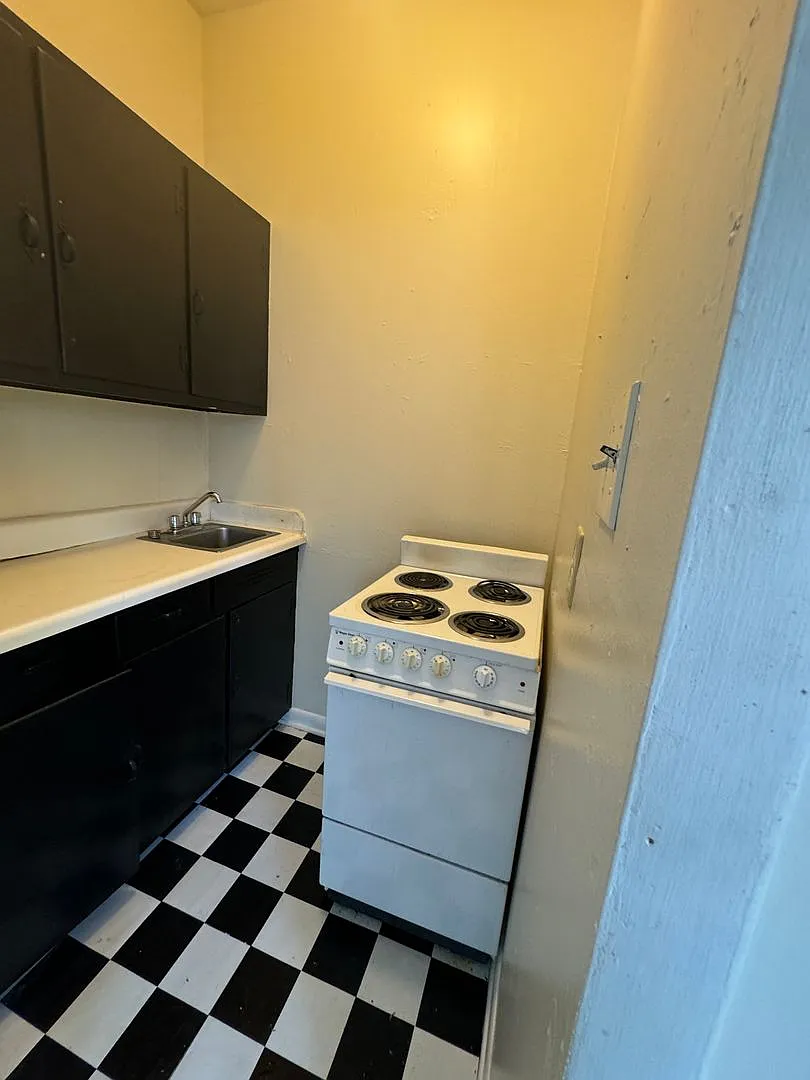 407 Chamberlain St — Photo 4
