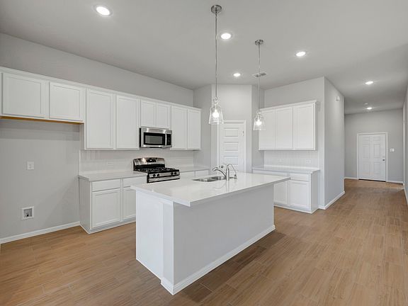 3rd image of 1604 Etosha Dr