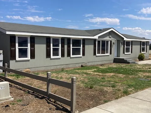 6001 Crestfields Rd, Yakima, WA 98903
