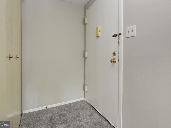 2nd image of 434 Girard St APT 201