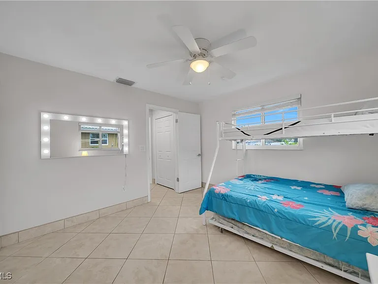 3746 SE 1st Pl — Photo 23