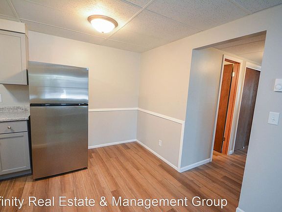 5th image of 210 2nd Ave NW #1