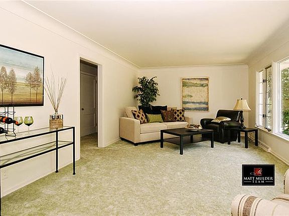 3rd image of 7915 N Gleneagle Dr