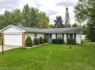 9077 Ann Maria Blvd, Grand Blanc, MI 48439