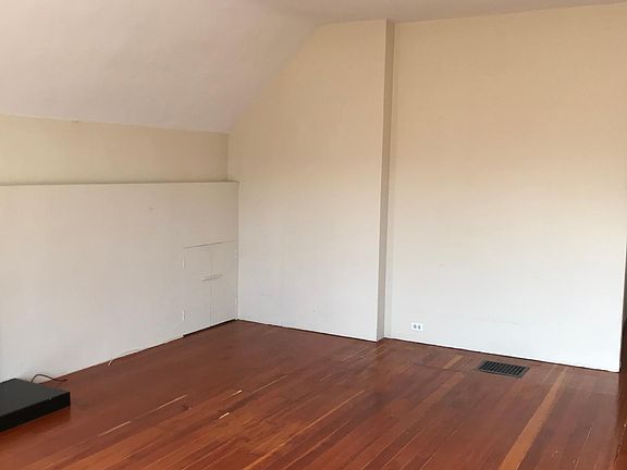3rd image of 2645 Buchanan St APT 6
