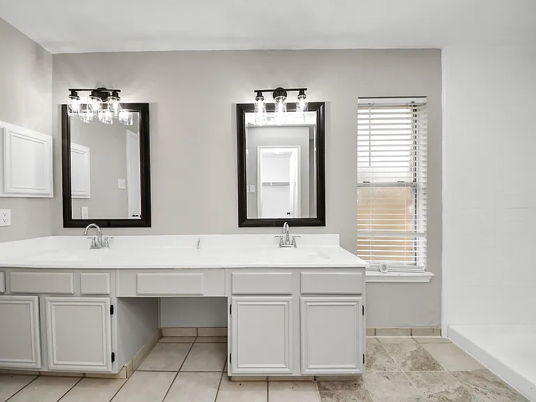 4915 Pecan Grove Dr — Photo 25