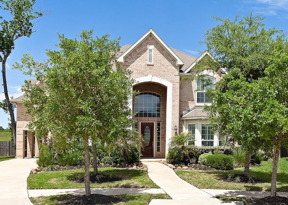 1st image of 2402 Cezanne Cir