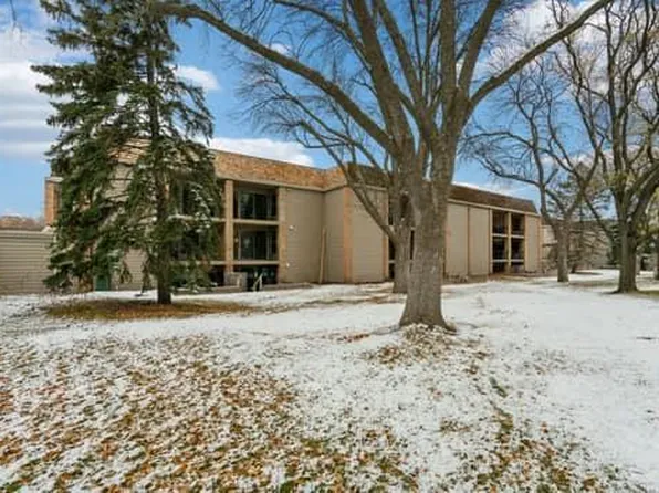 6328 Barrie Rd APT 1L, Edina, MN 55435