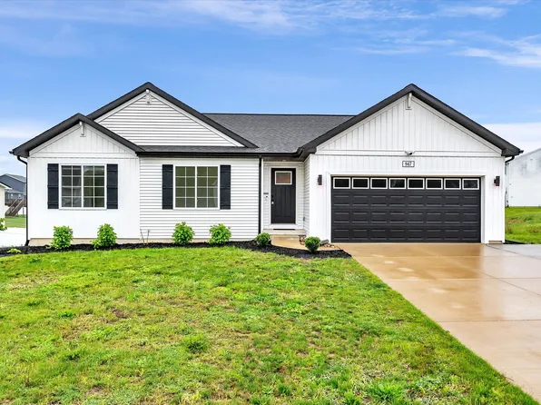947 Green Meadows Dr, Middleville, MI 49333