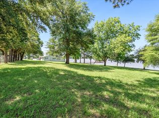 240 Sailfish Dr, Mabank, TX 75156
