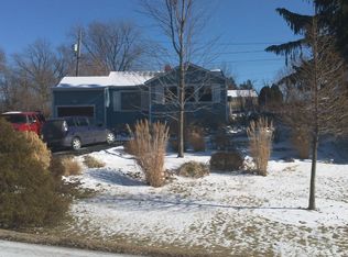 3 Silver Lake Trl, Oakwood Hills, IL 60013