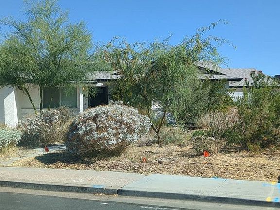 3rd image of 2902 E Diamond Ave