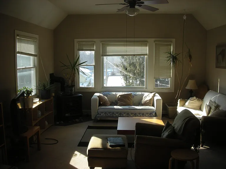 410 Reno St — Photo 3