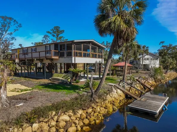 1716 NE Kings St, Steinhatchee, FL 32359