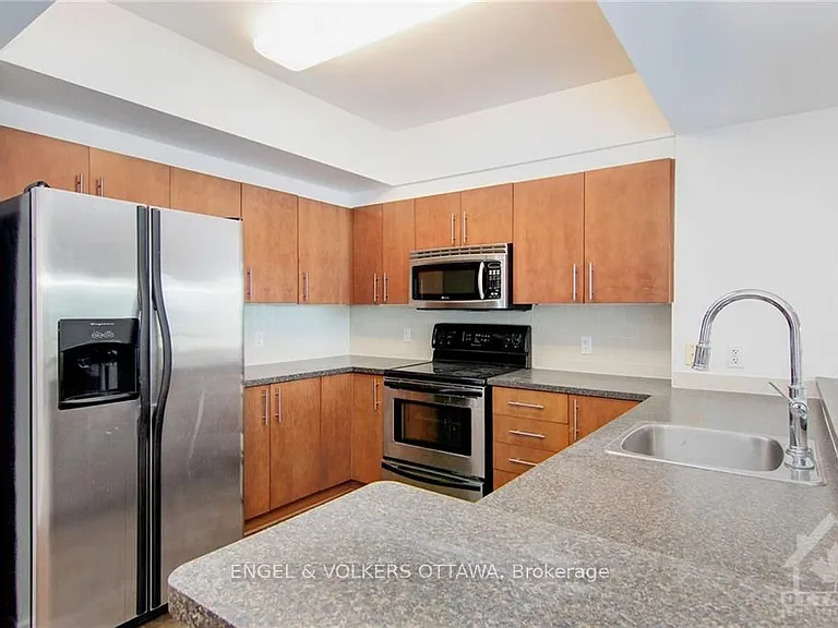 200 Rideau St #904 — Photo 6