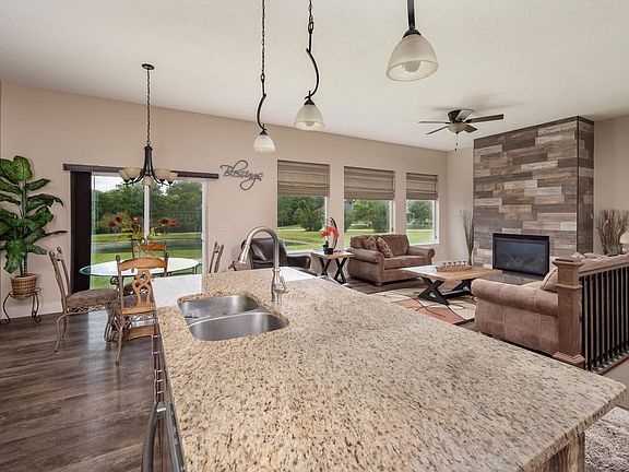 4th image of 3418 Meadow Cir E