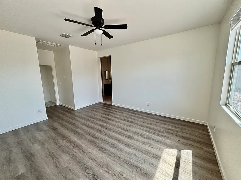 10231 W Southgate Ave — Photo 10