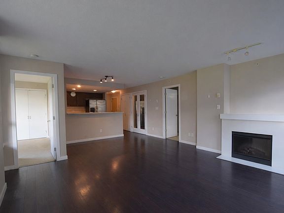 3rd image of 8160 Lansdowne Rd #406