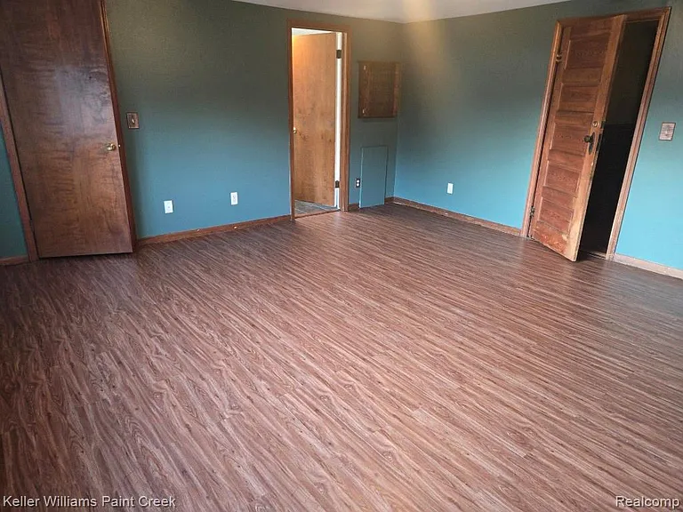 1125 S Long Lake Blvd — Photo 25