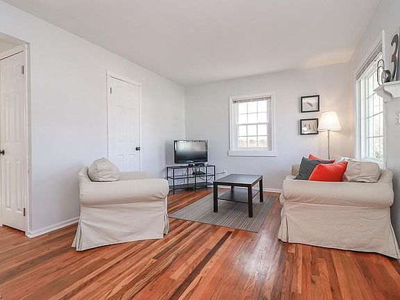 2nd image of 609 Eastern Heights Blvd