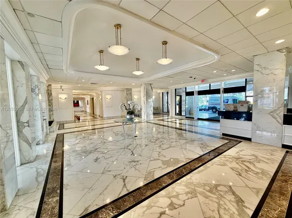 5700 Collins Ave APT 14M, Miami Beach, FL 33140