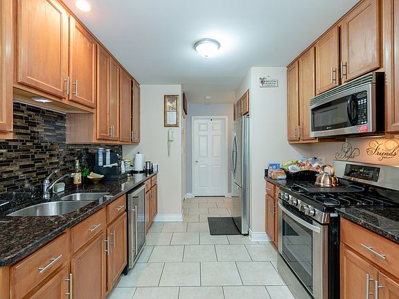 4th image of 2601 E Hammond Ave