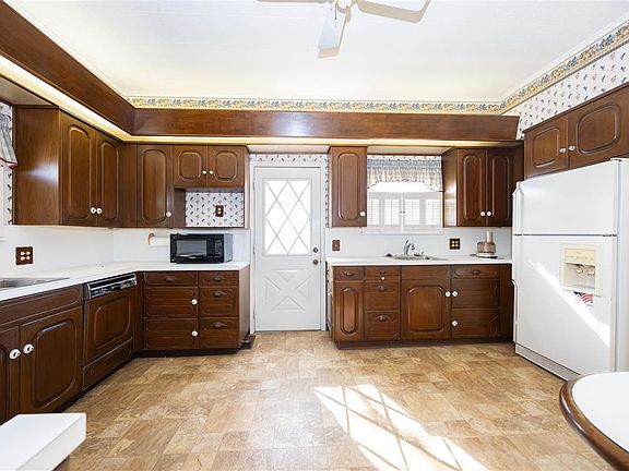 4th image of 13521 W Peckham Rd