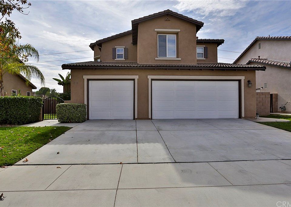 2nd image of 121 Headlands Way