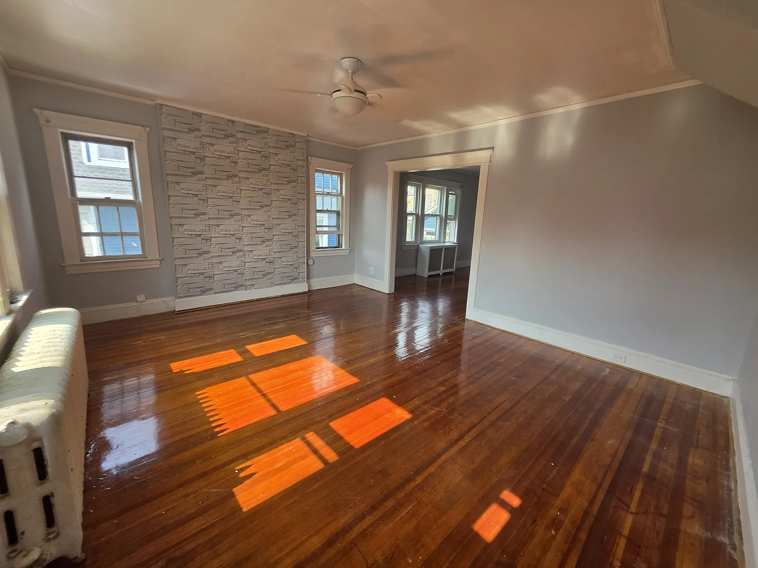 3 bed, 1100 sqft, $3,500 — Photo 4