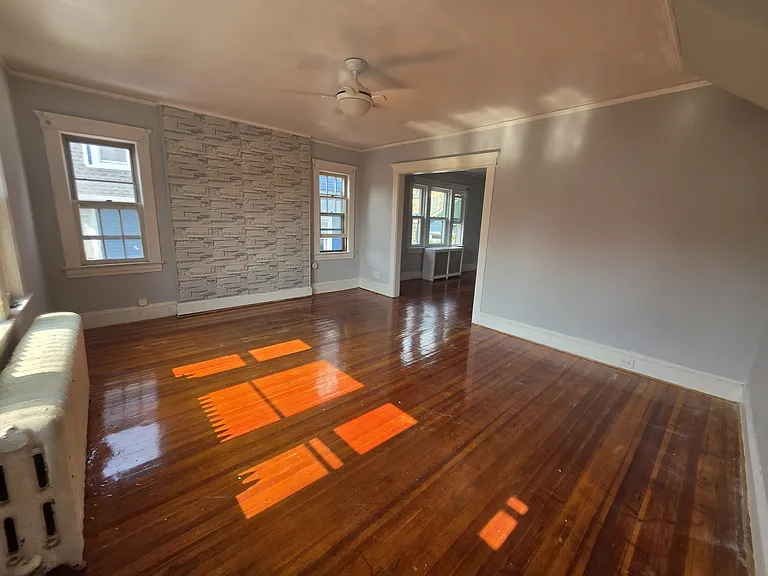 81 Waring Pl #2 — Photo 3
