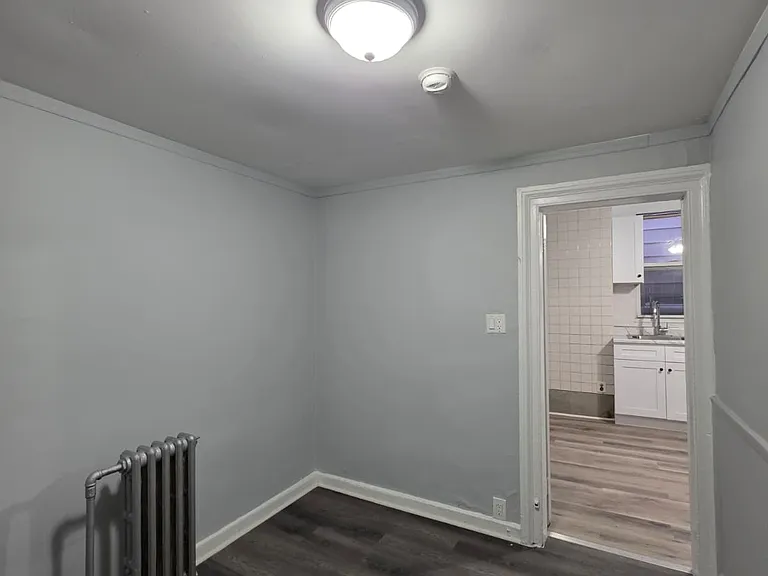 120 Waverly St — Photo 8