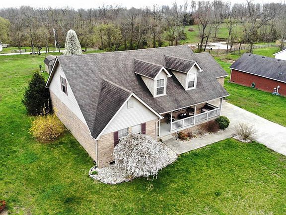 2nd image of 284 Bonnie Dr