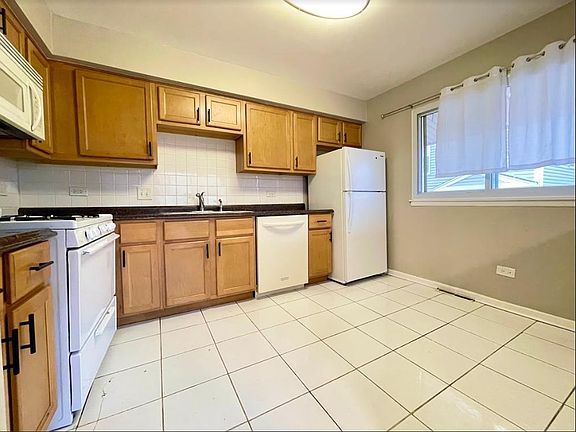 5th image of 565 Sidney Ave Unit A