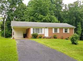 125 Kimberly St, Mount Airy, NC 27030