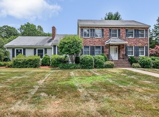 15 America Dr, Peabody, MA 01960