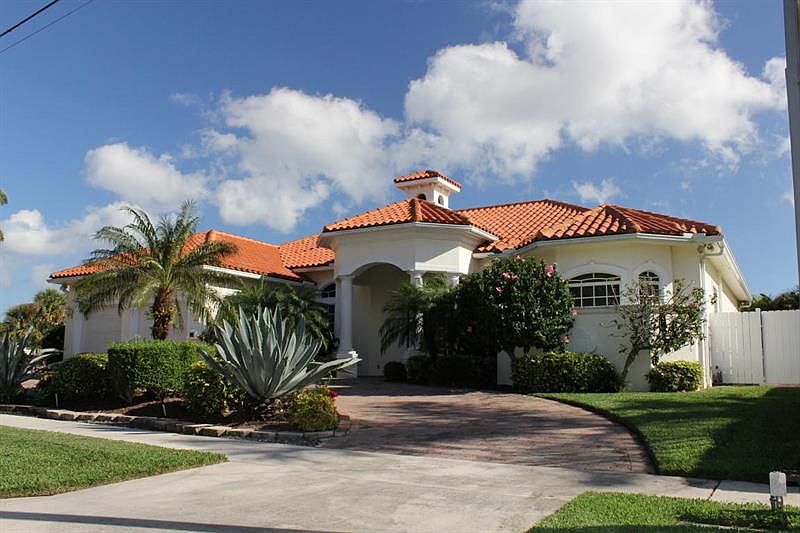 1st image of 808 Shore Dr
