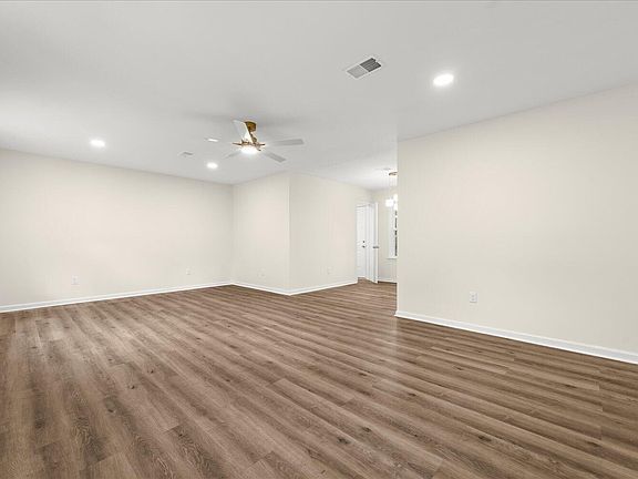 5th image of 3569 Woodlake Road