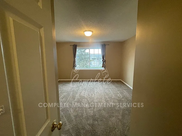 17389 Glacier Way — Photo 10