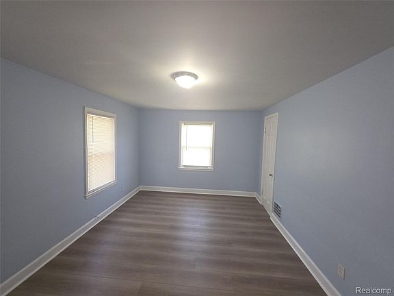 5th image of 9141 Bedford St